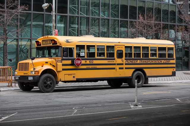 yellow school bus